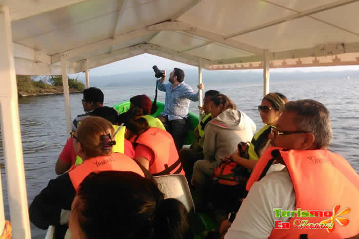 Paseo en lancha por la laguna de Catemaco, Veracruz Paseo en lancha por la laguna de Catemaco, Veracruz