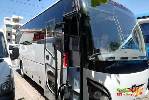 Servicio De Transporte Para Viajes Turísticos y Excursiones En Autobús