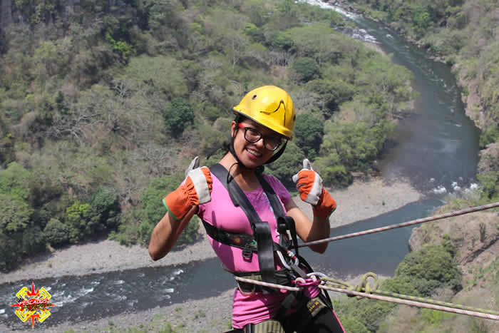 Rappel en pared natural en el río Pescados, Jalcomulco Veracruz